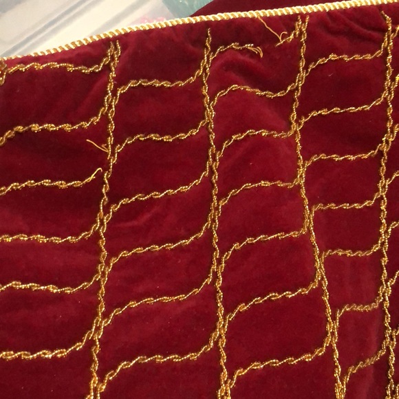 Christmas Tree Skirt Velvet Burgundy Red Gold Beaded Diameter 47” - Picture 5 of 6